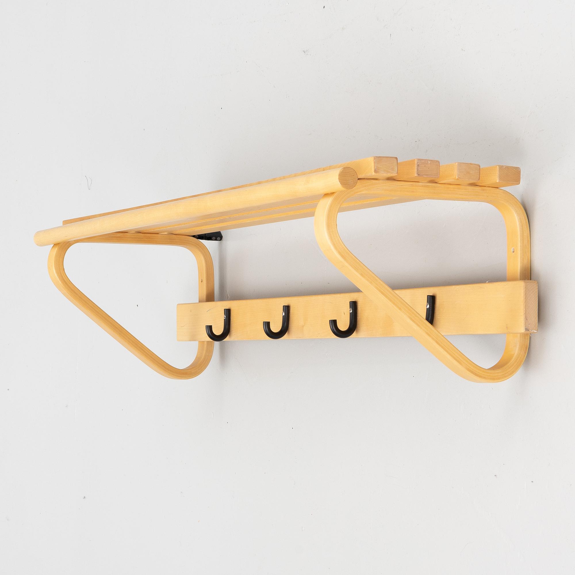 Alvar Aalto, hatthylla, modell 109, Artek, Finland, 1900-talets andra hälft.