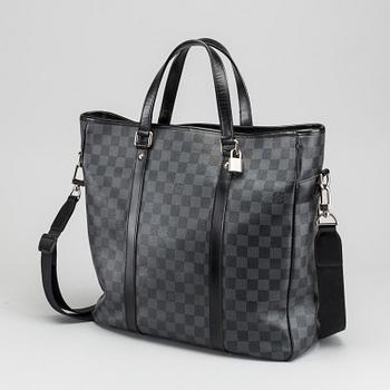 LOUIS VUITTON, "Tadao", väska.