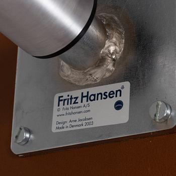 Arne Jacobsen, skrivbordsstol, "Oxford", Fritz Hansen, Danmark, daterad 2003.