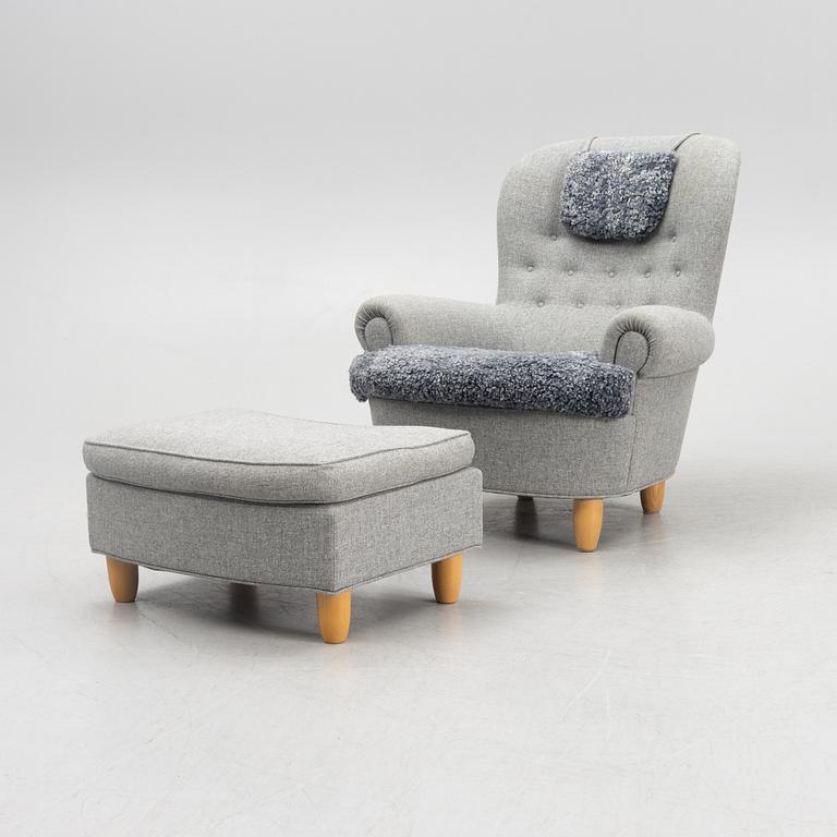 Carl Malmsten, fåtölj "Jättepaddan" med fotpall, OH Sjögren, Tranås.