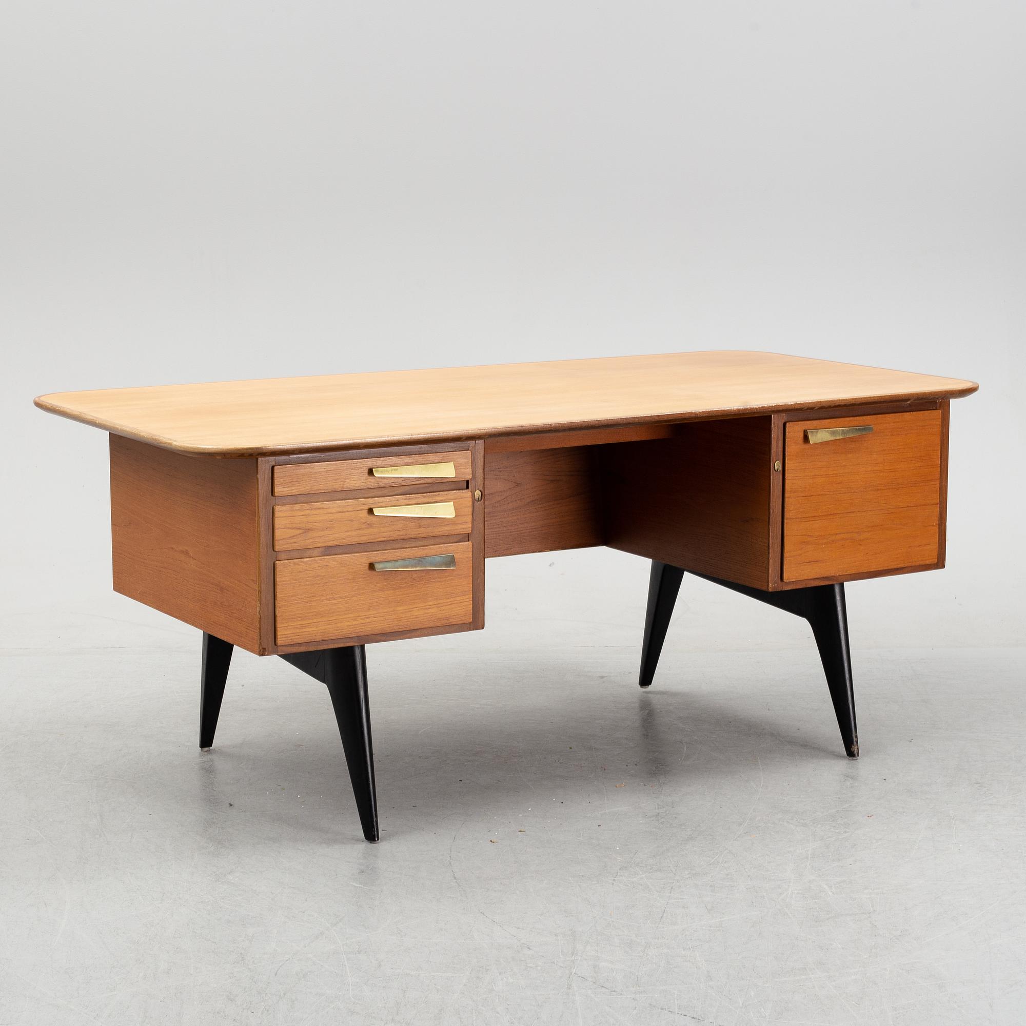 A teak desk by Hadar Schmidt 1950/60's.