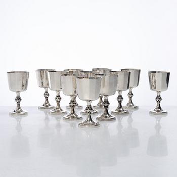 Eric Löfman, A set of twelve silver liqueur glasses, KG Markströms, Uppsala 1978.