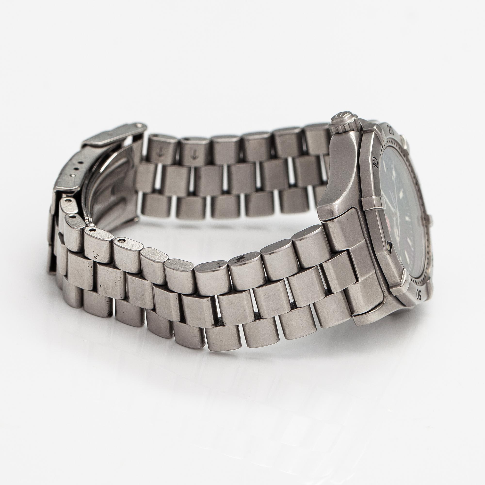 Tag Heuer, Professional, 200m, wristwatch, 33 mm.