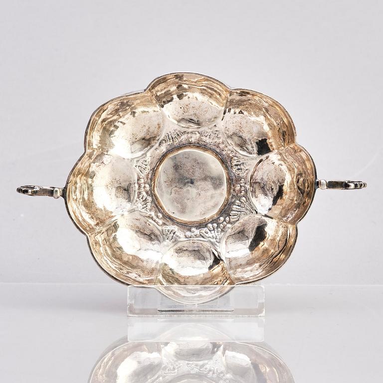 Brännvinsskål, silver, Skandinavien 16-/1700-tal. Oidentifierad mästarstämpel. Barock.