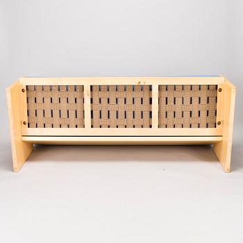 BEN AF SCHULTEN, a late 20th century '547A' sofa for Artek, Finland.