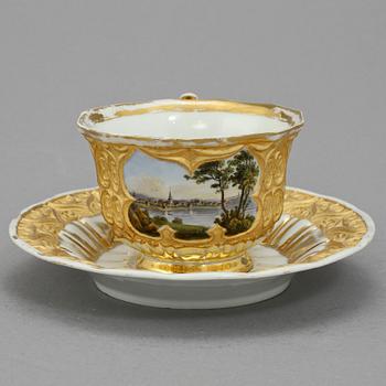 TEKOPP med FAT, porslin, Meissen, 1800-talets andra hälft.