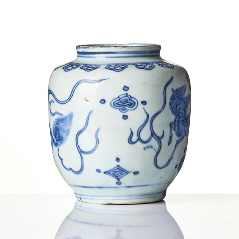 A blue and white jar, Ming dynasty, Jiajing (1522-1566).