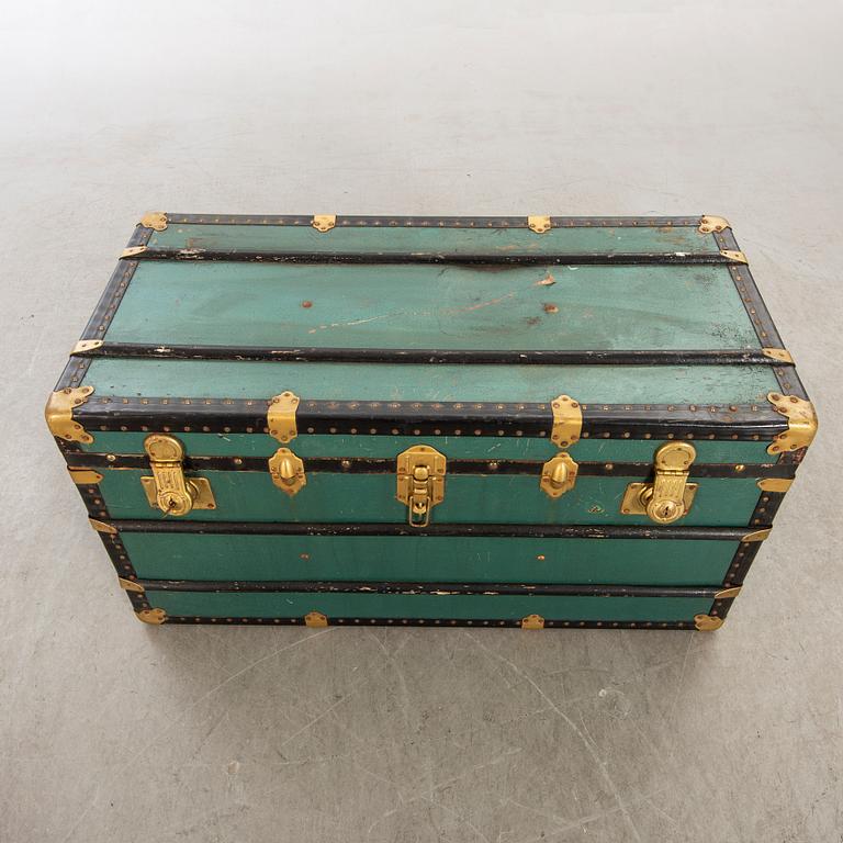 A Brevettato trunk, Italy first half of the 20th century.