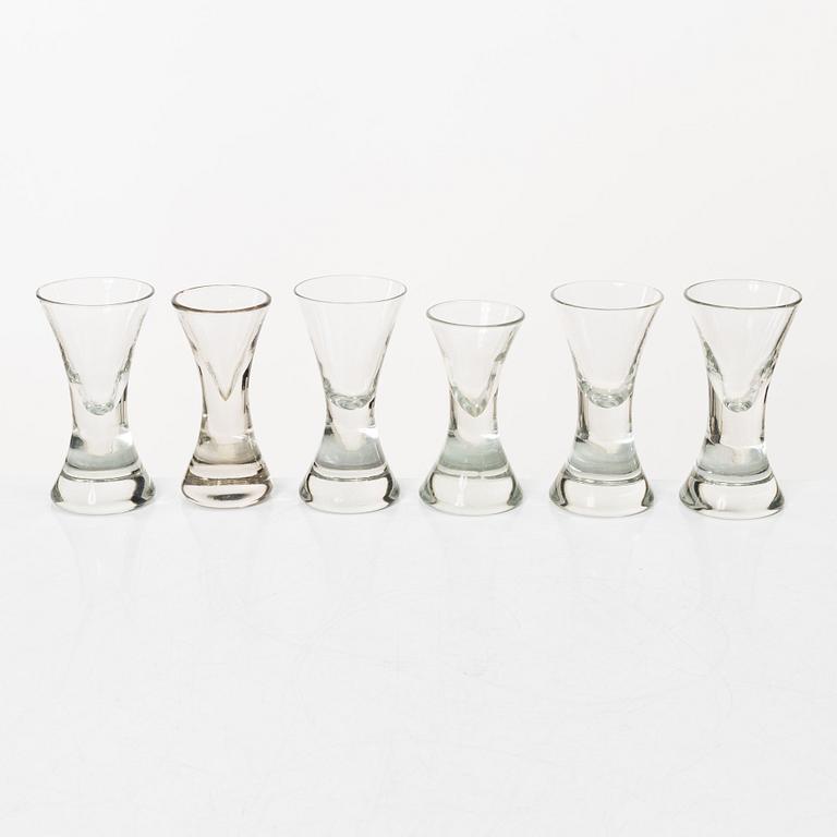 Snapsglas, 4 +2, snarlika, 1800-tal.