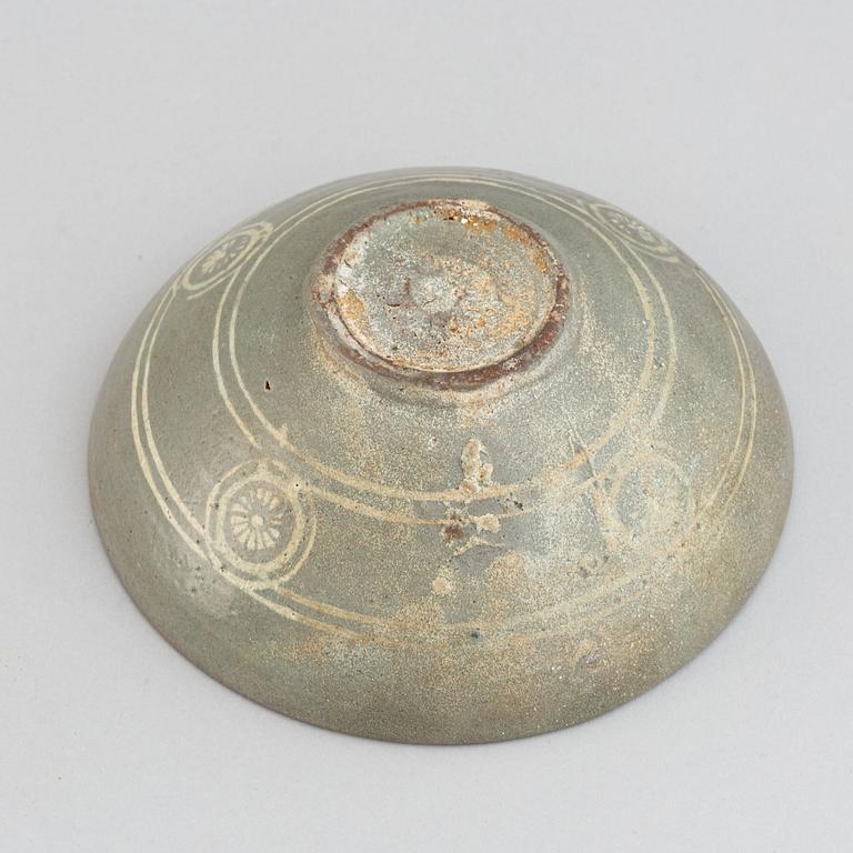 A Korean ceramic bowl, Koryo, 14-15th century.