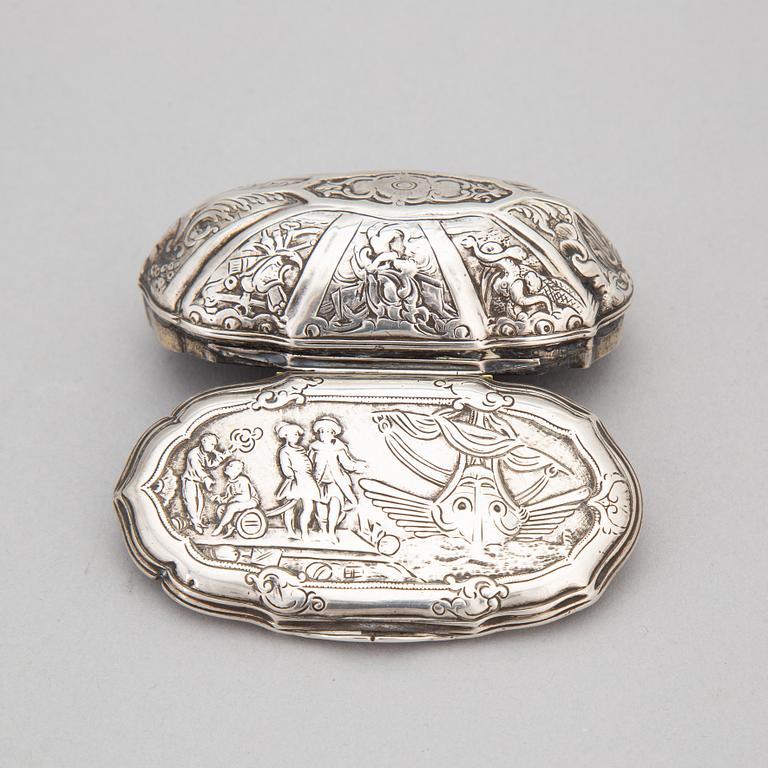 Dosa, silver, otydliga sannolikt franska stämplar 1700-tal.
