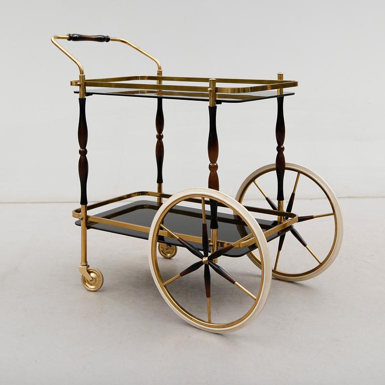 SERVERINGSVAGN, 1900-talets andra hälft.