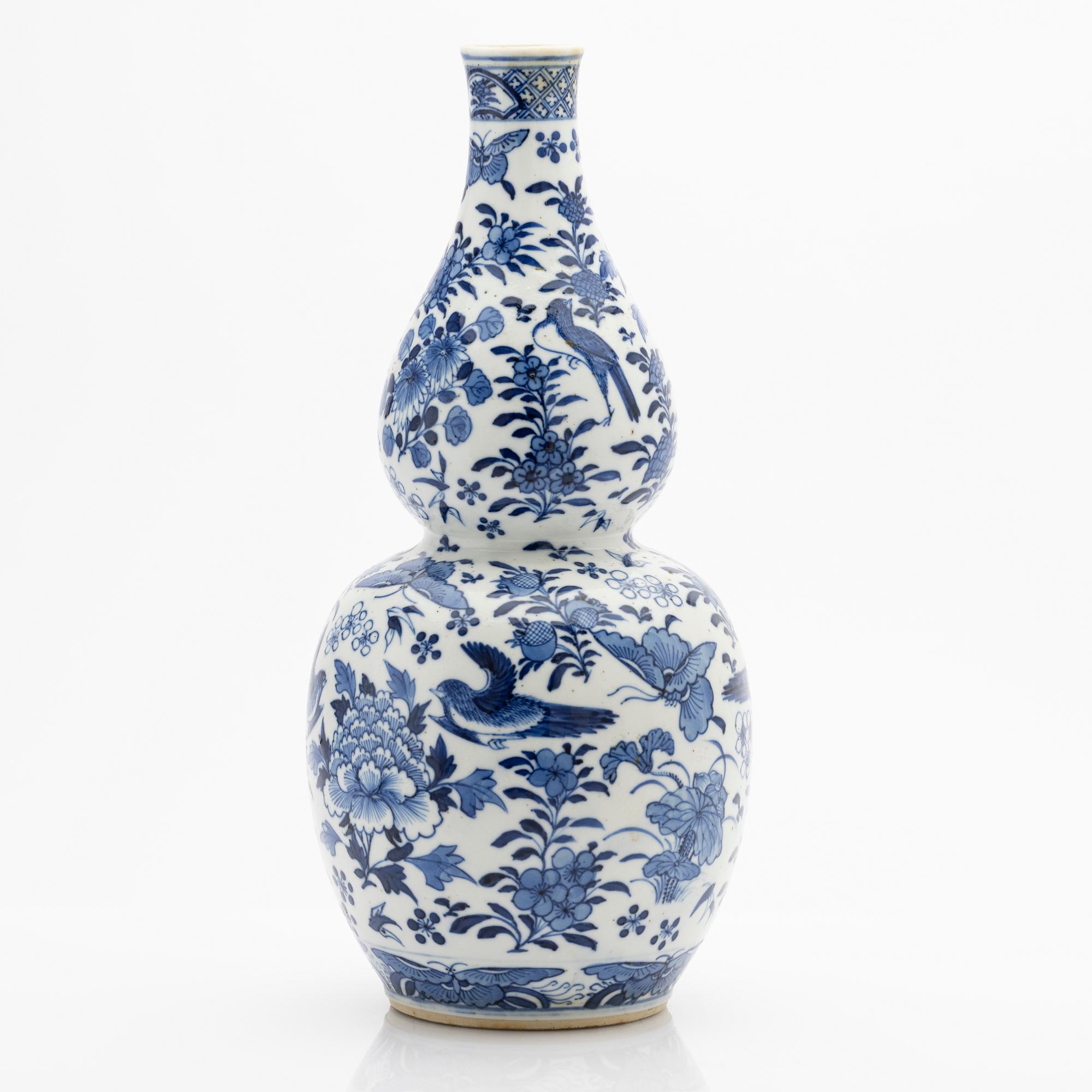 Vase, porcelain, China, 19th century.