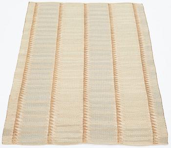 Barbro Nilsson, a textile, "Guldsågen", flat weave, ca 108,5-110 x 72-73 cm, unsigned.
