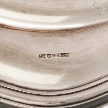 Tarjoiluvateja, 2 kpl, hopea, suomalaiset leimat 1929 ja 1954.