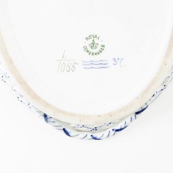 Galleried bowl "Musselmalet helblonde" Royal Copenhagen Denmark porcelain 20th century and bowl dish.