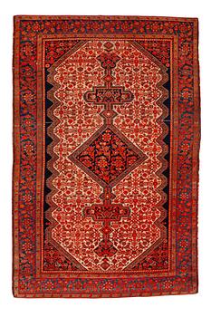 247. A rug, antique Malayer, ca 201,5 x 131,5 cm.