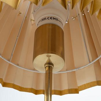 Josef Frank, bordslampa, modell 2332, Firma Svenskt Tenn.