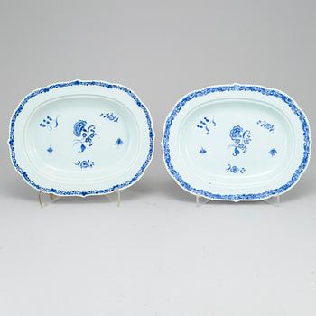 Two blue and white serving dishes and a sauce boat, Qing dynasty, Qianlong (1736-95).