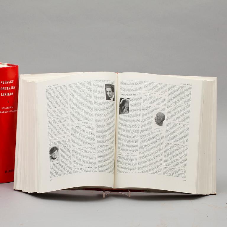 BOK, "Svenskt konstnärslexikon", 5 vol, AB Allhems Förlag, Malmö, 1957.