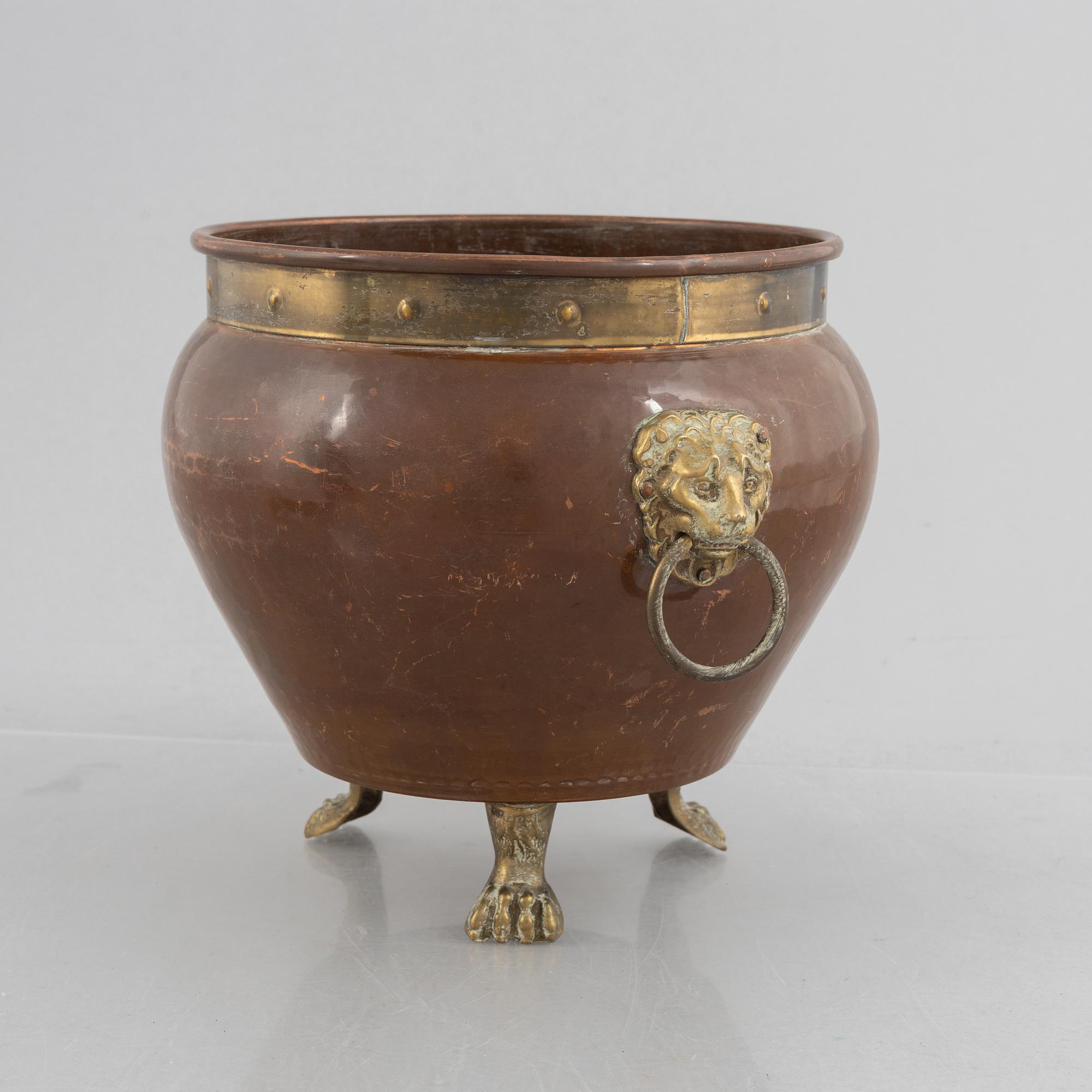 Champagne cooler, brass and copper, late 19th Century.
