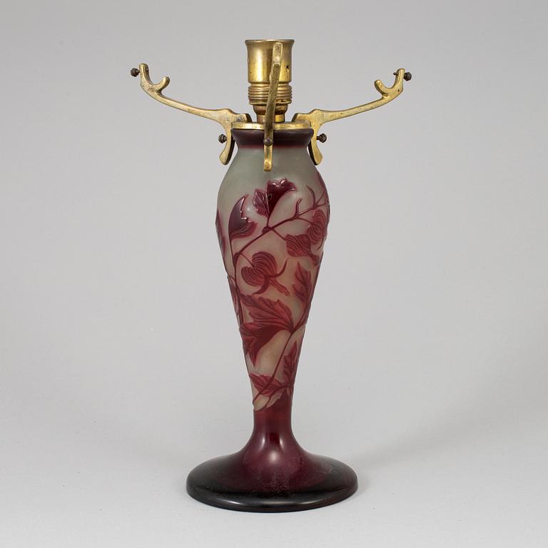 An Emile Gallé Art Nouveau cameo glass table lamp, Nancy, France.
