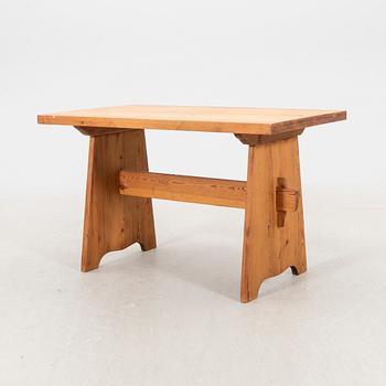 A 1940s pine table.