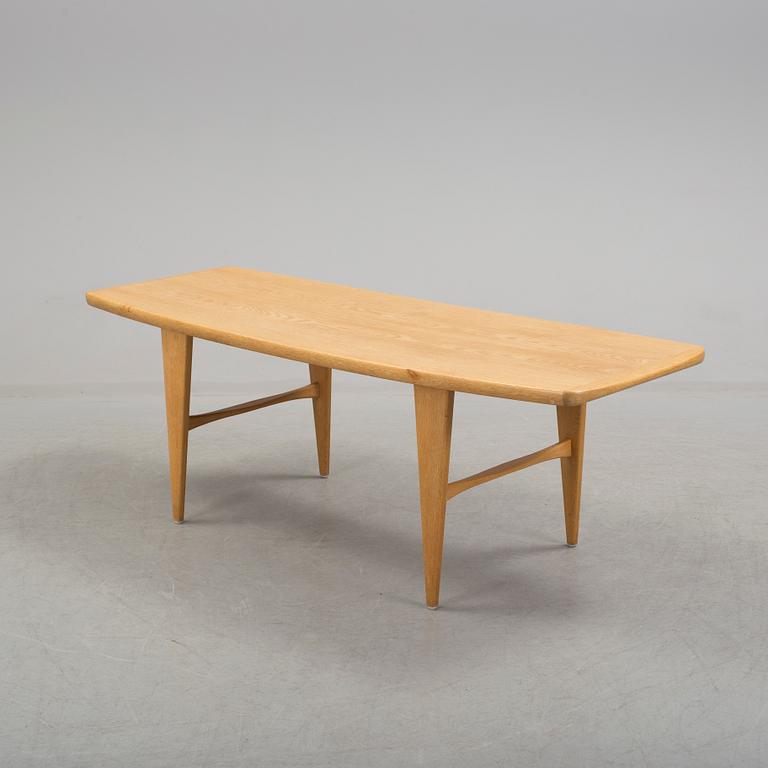 a Svante Skogh oak coffee table from Seffle Möbelfabrik, mid 20th century.