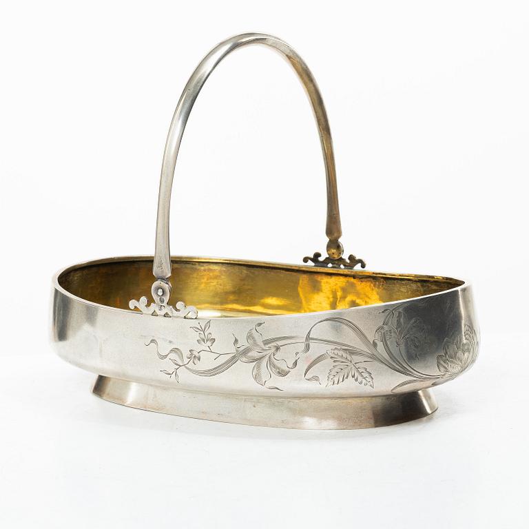 A Russian parcel gilt silver bread basket, mark of Victor Fink, Moscow, active 1897–1917.
