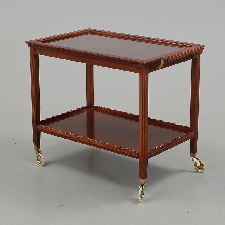 SERVERINGSVAGN, 1900-talets mitt.