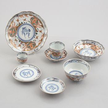 28-pieces of a Japanese Edo porcelain set, Early 19th century.