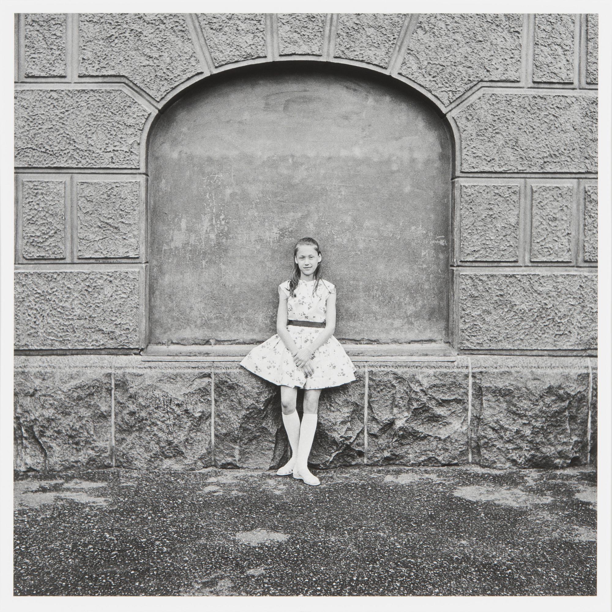 Ismo Hölttö, "Tölö folkskola, Tölögatan 41-45, Helsingfors 1966".