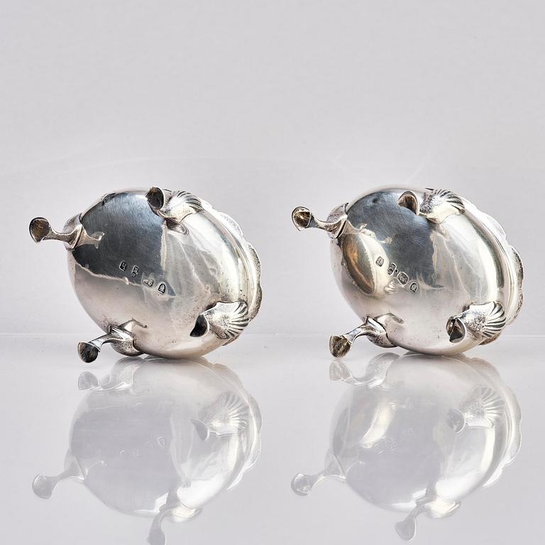 A pair of English silver salt-cellars, marks of Benjamin Mountigue, London 1783.