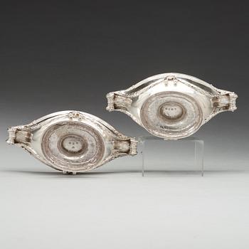 John Parker & Edward Wakelin, såsskålar, ett par, silver, London 1768.