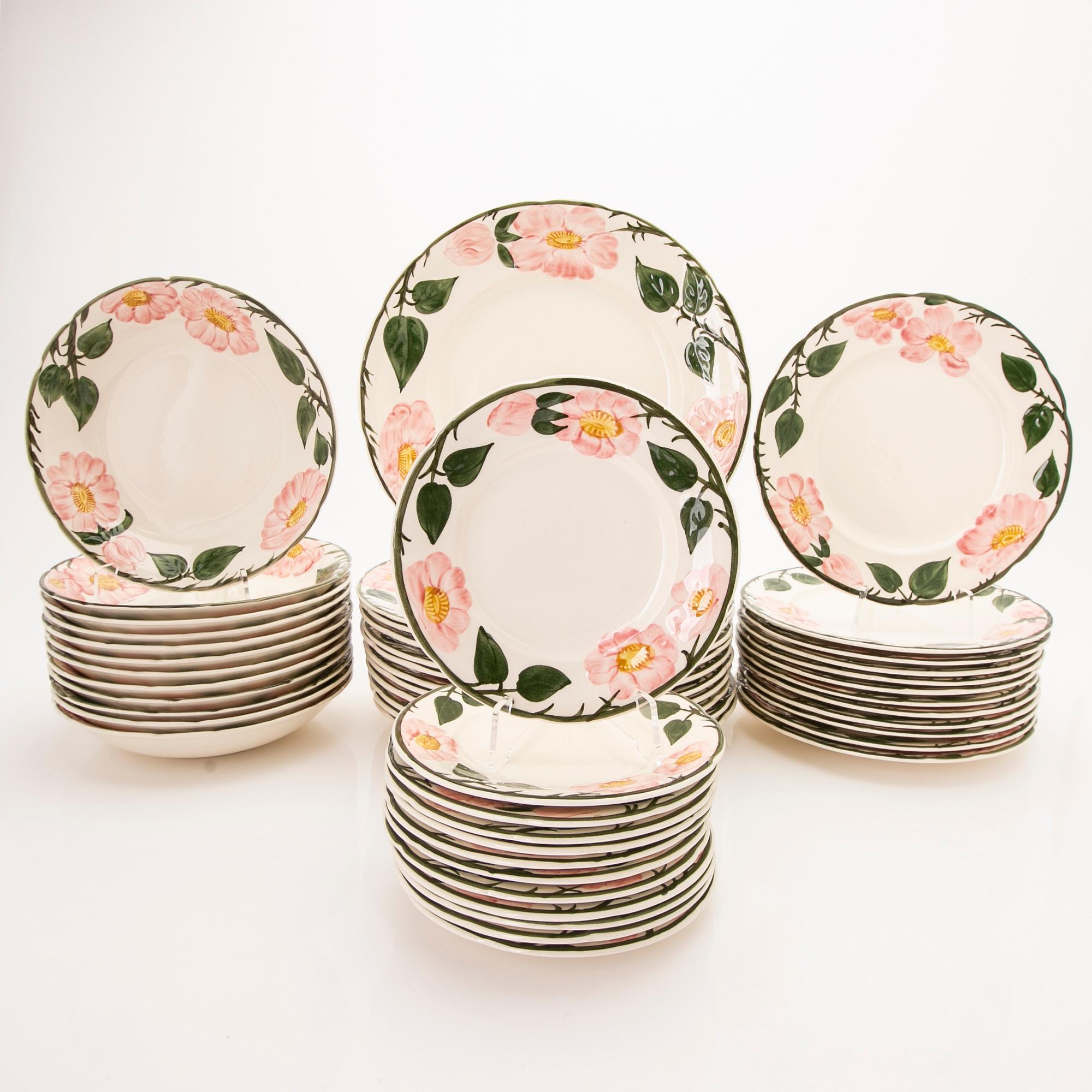 Dinner service, 48 pieces, “Wild Rose”, Villeroy & Boch, Germany.