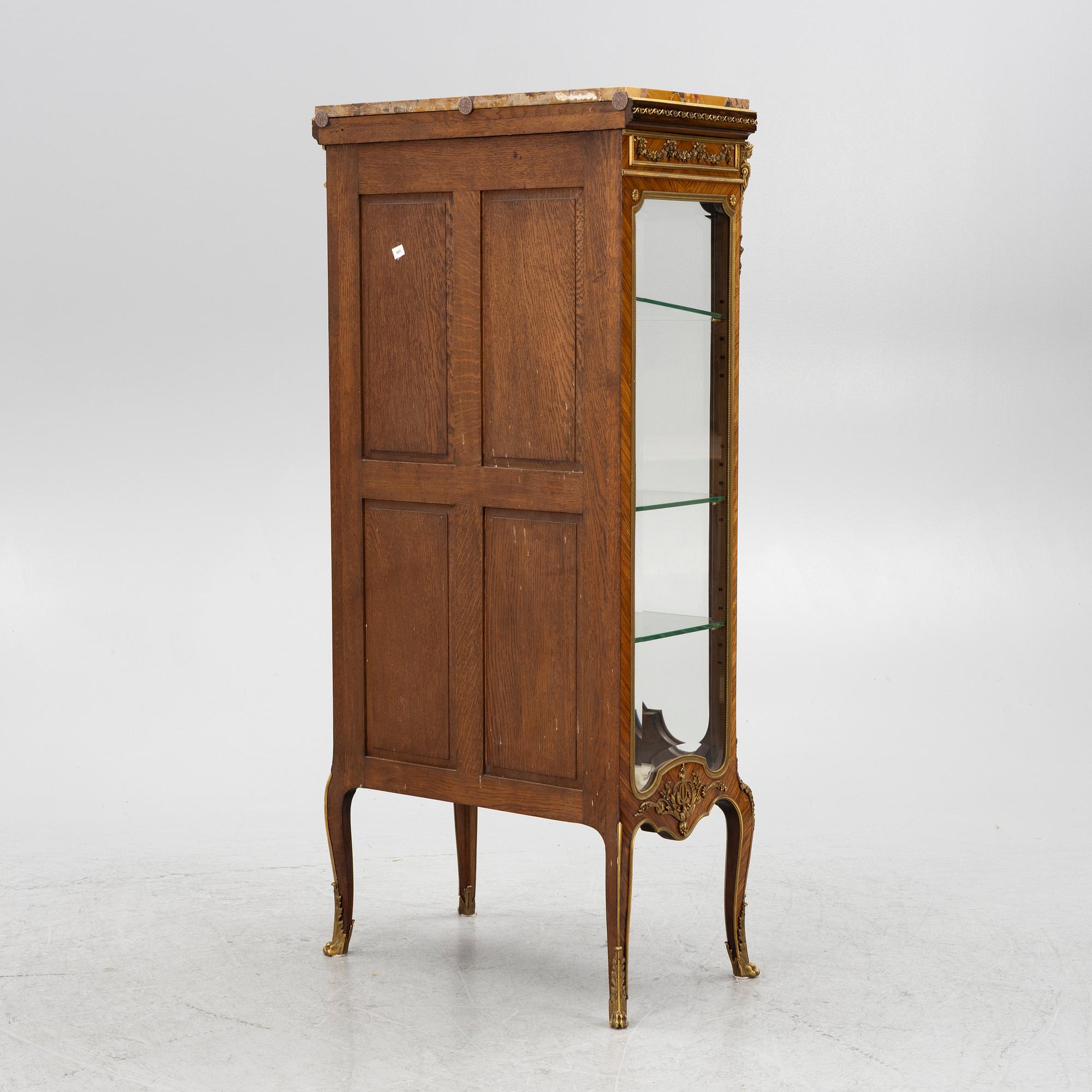 Display cabinet, Louis XV style, ca 1890-1910.