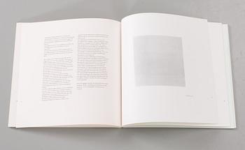AGNES MARTIN. Paintings and drawings : Stedelijk Museum Portfolio (10 lithographs). 1990.