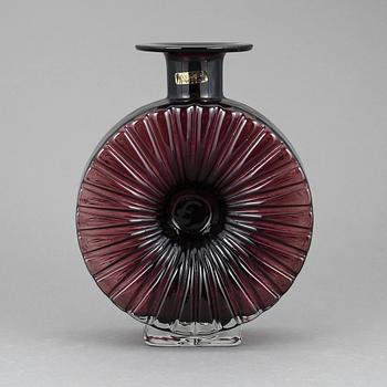 FLASKA, "Solflaskan", Helena Tynell, Riihimäen lasi, Finland, 1900-talets senare hälft.