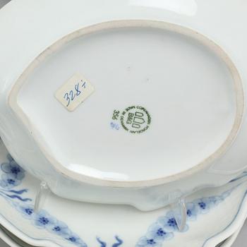 A set of porcelain tableware of 8 pcs, "Empire" by Bing & Gröndahl, Denmark.