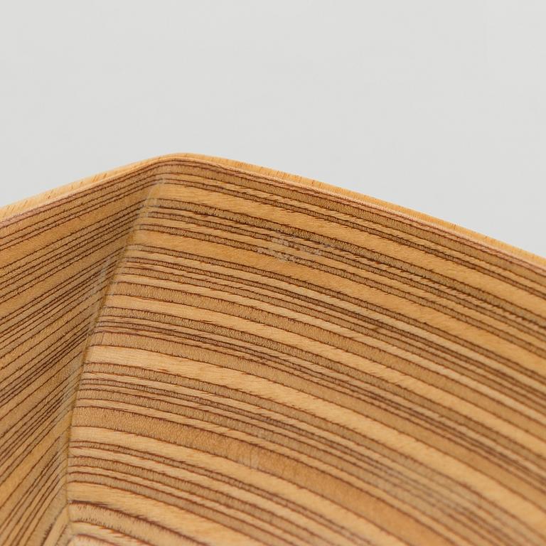 Tapio Wirkkala, vanerivati, signeerattu TW.