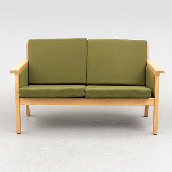 a Hans J Wegner sofa from Getama.