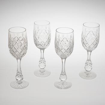 RÖDVINSGLAS samt BRÄNNVINSGLAS, 26+4, bland annat från Boda Glasbruk, 1900-talets första hälft samt 1900-talets början.