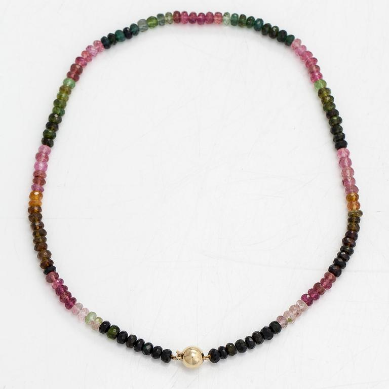 A necklace with tourmalines, clasp in 14K gold.