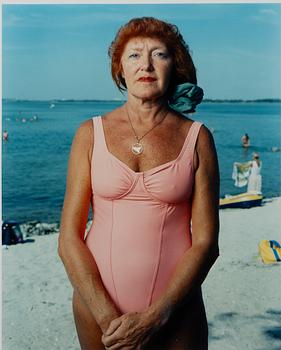 Anders Kristensson, "Agneta Lundvall, barnmorska, Klagshamns strand, Skåne", 1994.