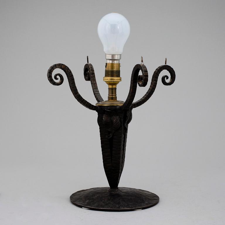 BORDSLAMPA, Degué, Frankrike, Jugendstil, 1900-talets andra hälft.