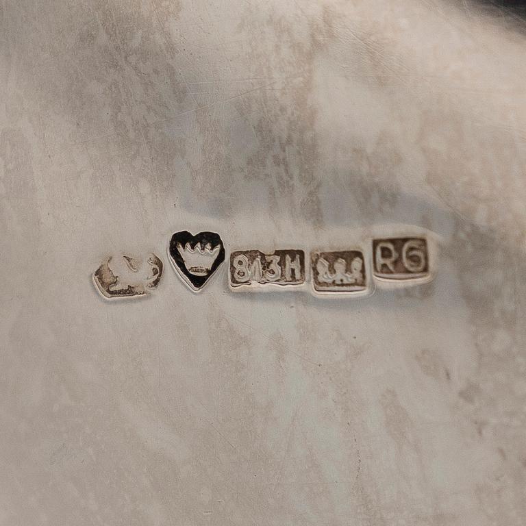 Kahvikalusto, 3 osaa, ja kynttilänjalkapari, hopeaa, Kultakeskus, Hämeenlinna 1946 ja 1948.