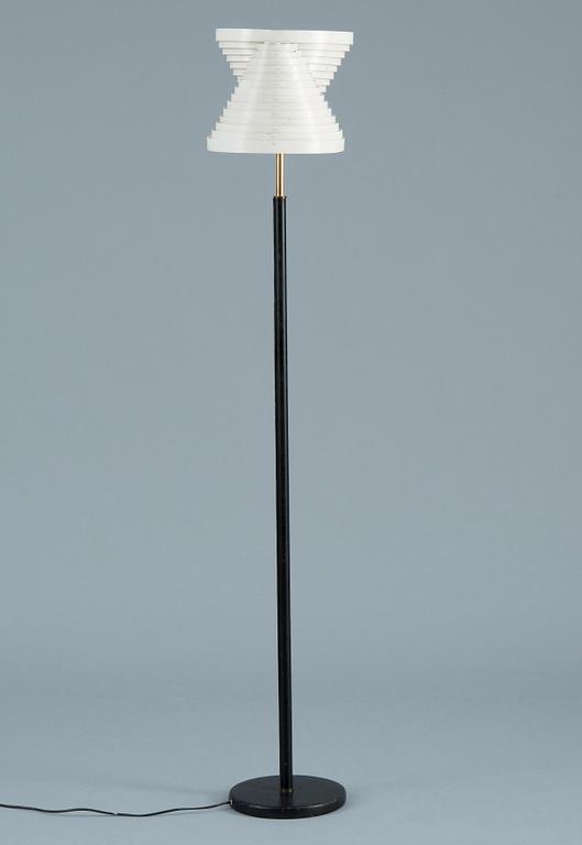 Alvar Aalto, GOLVLAMPA A 810.