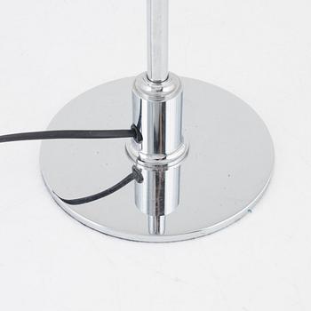 Poul Henningsen, table lamp, "PH 3/2", Louis Poulsen, Denmark.