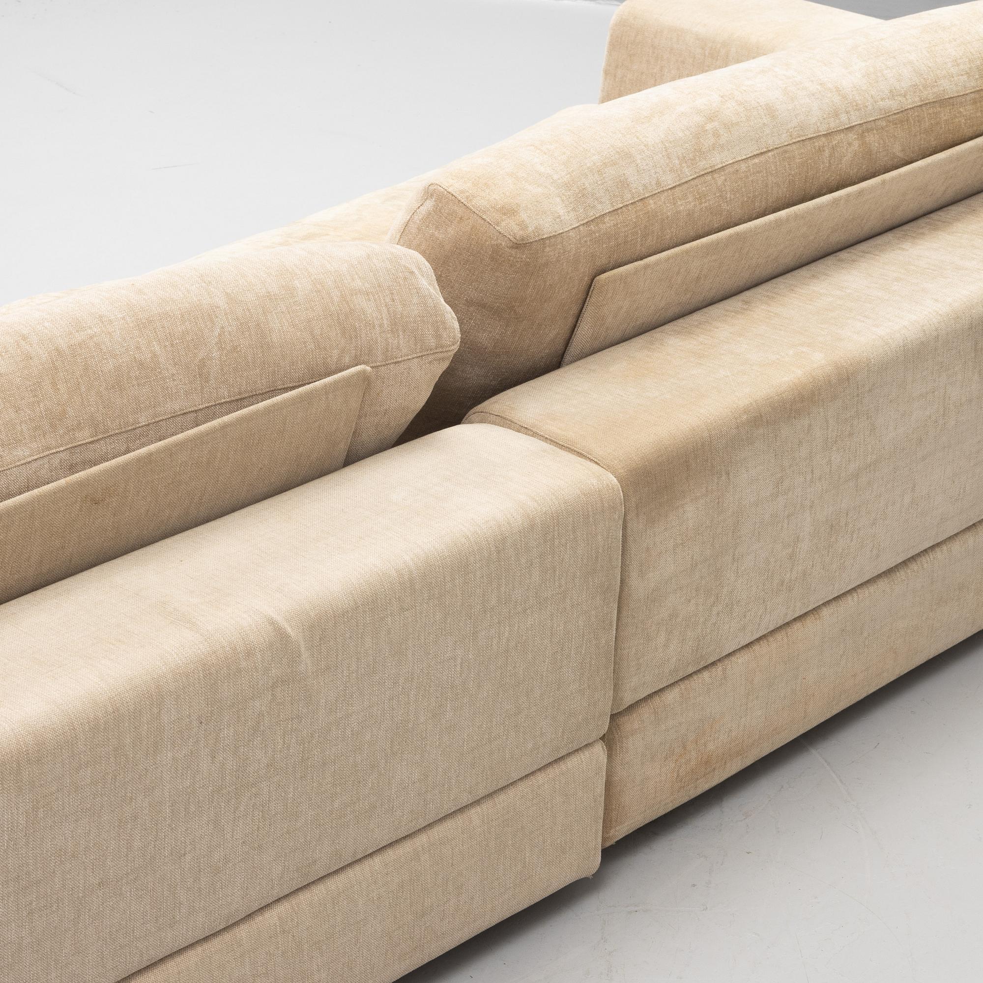 Manzoni e Tapinassi, a 'Plat' sofa, Arketipo, Italy.