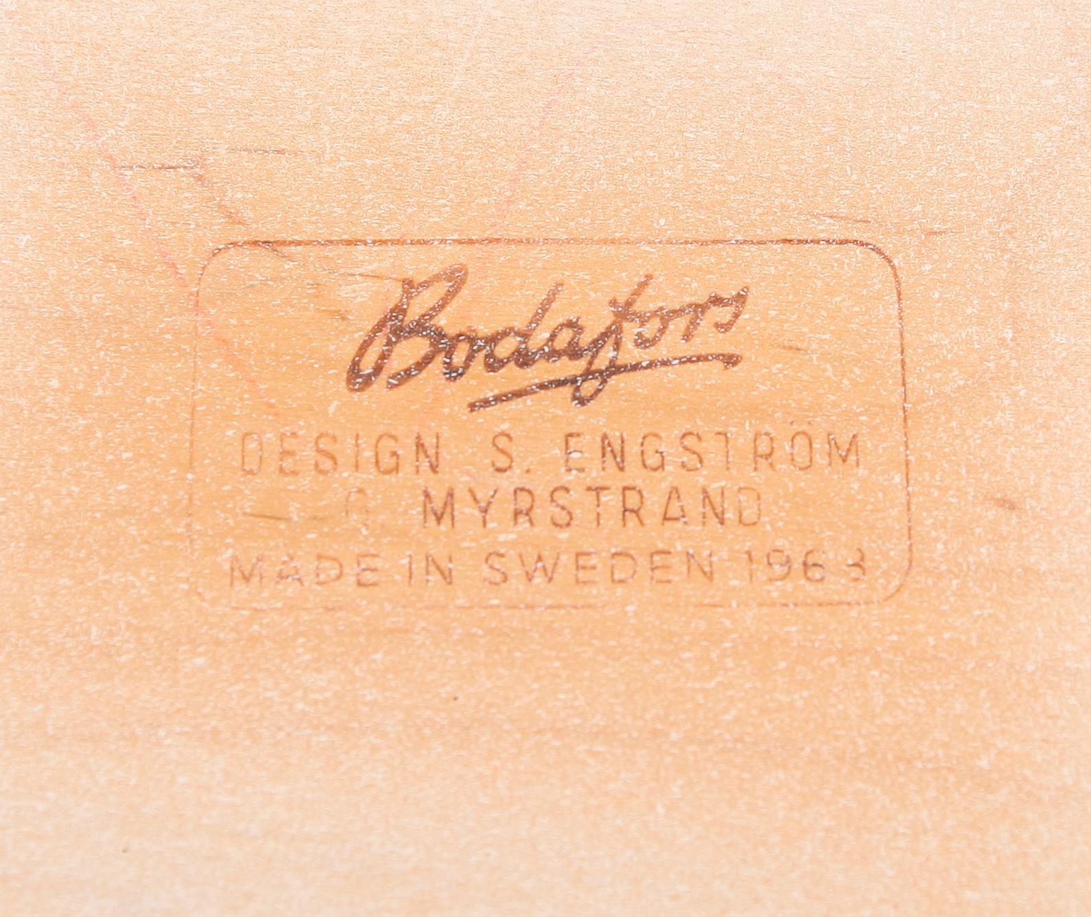 NATTDUKSBORD, 1 par, S Engström / G Myrstrand, Bodafors, 1962.